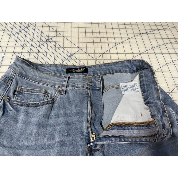 Judy Blue Jean Cut Off Shorts‎ Plus Size 1XL Medium Blue Stretch Denim - Picture 2 of 8